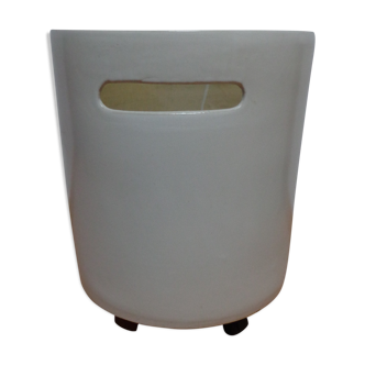 Ceramic pot cache