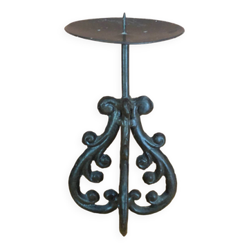 Cast iron candle holder