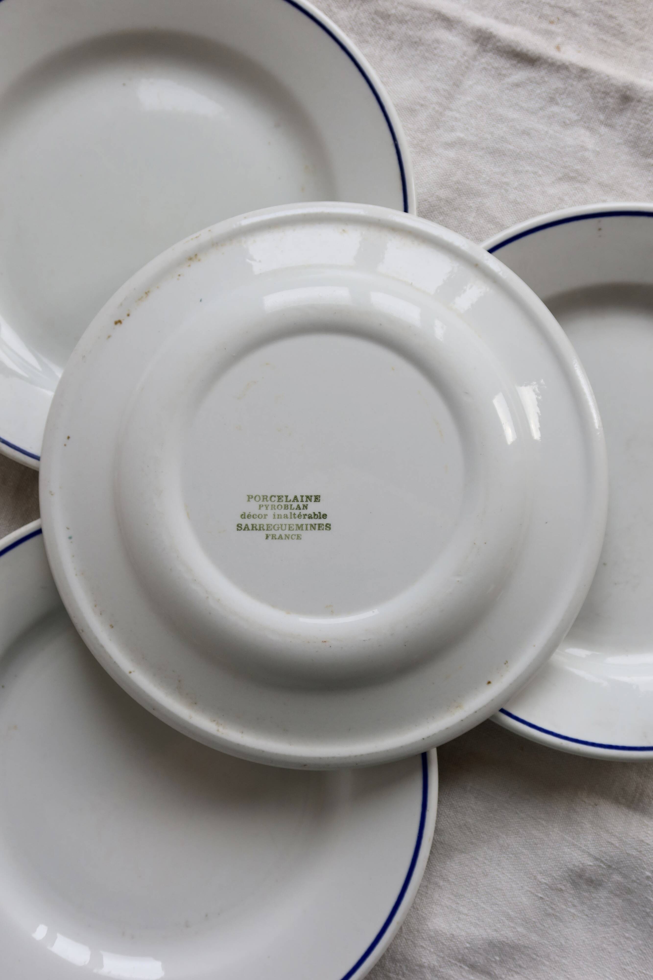 4 vintage Pyroblan Sarreguemines flat plates – Blue rim bistro style