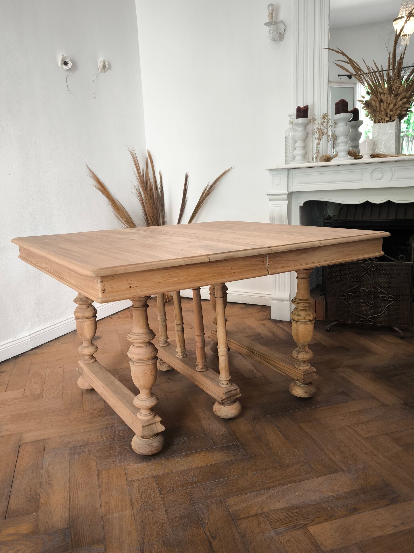 Henri II mid-table in solid walnut – Custom finish