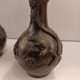 Paire de vases soliflore en bronze. Japon, XIX eme Siècle.-