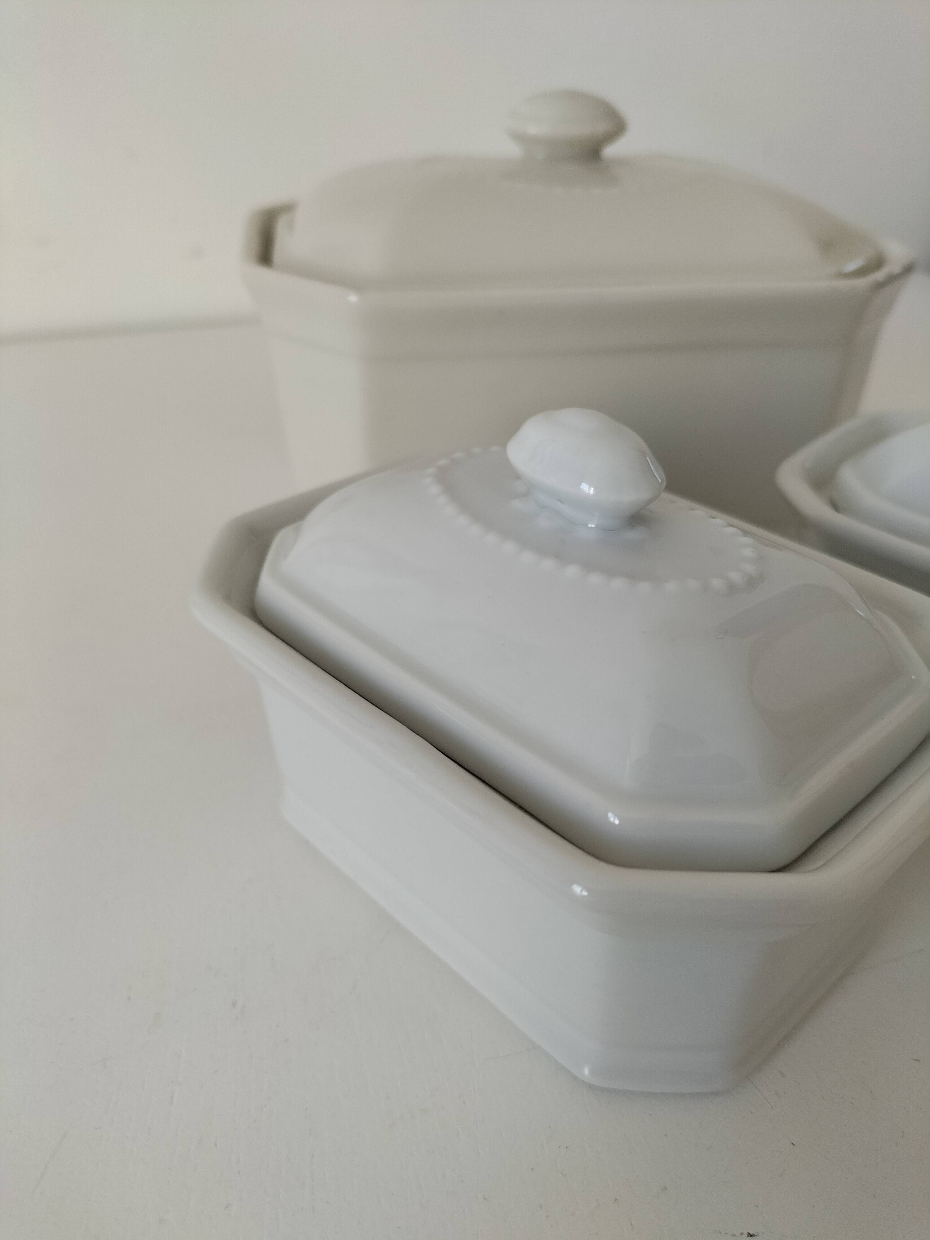 Trio de terrines Apilco porcelaine modèle perlé