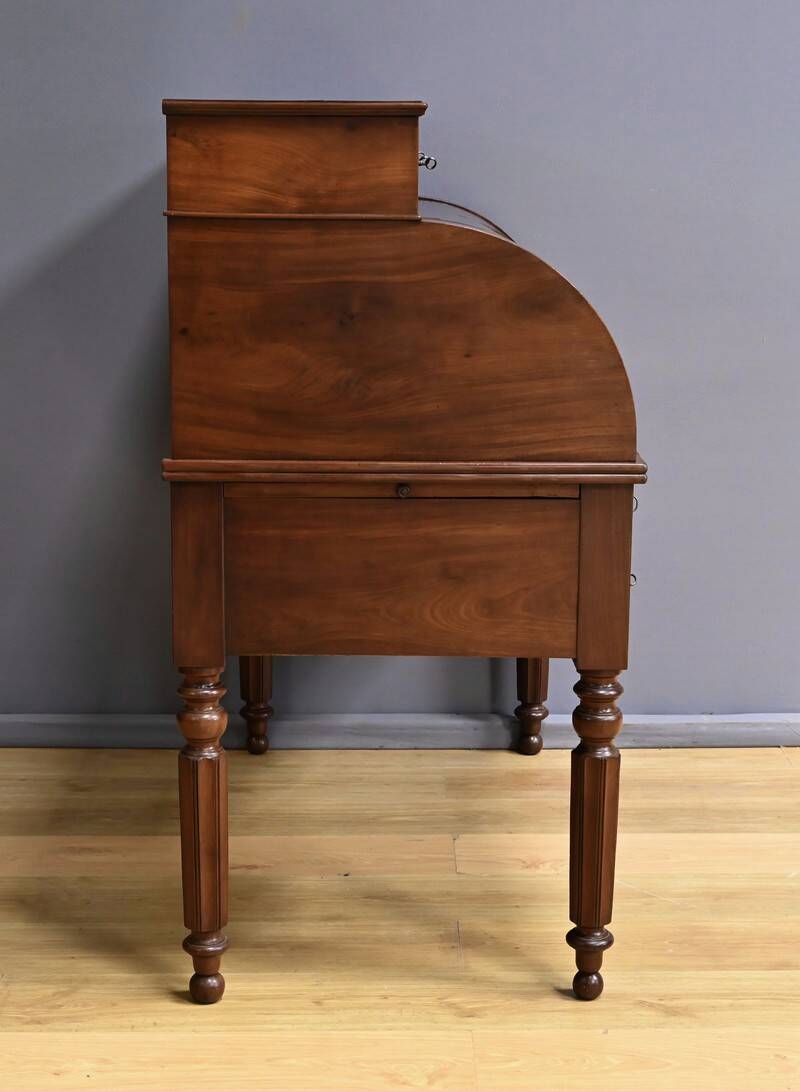 Mahogany Cylinder Desk, Restoration Period – Part 1 of the 19th Century
