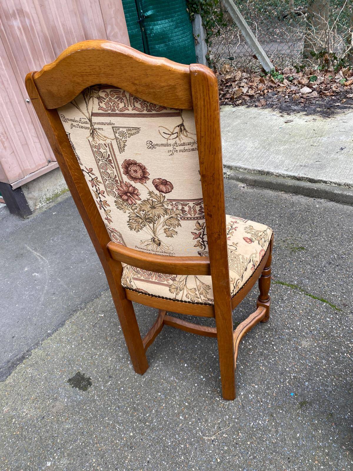 6 Louis XIII chairs in solid wood with floral fabric from the 20th century.