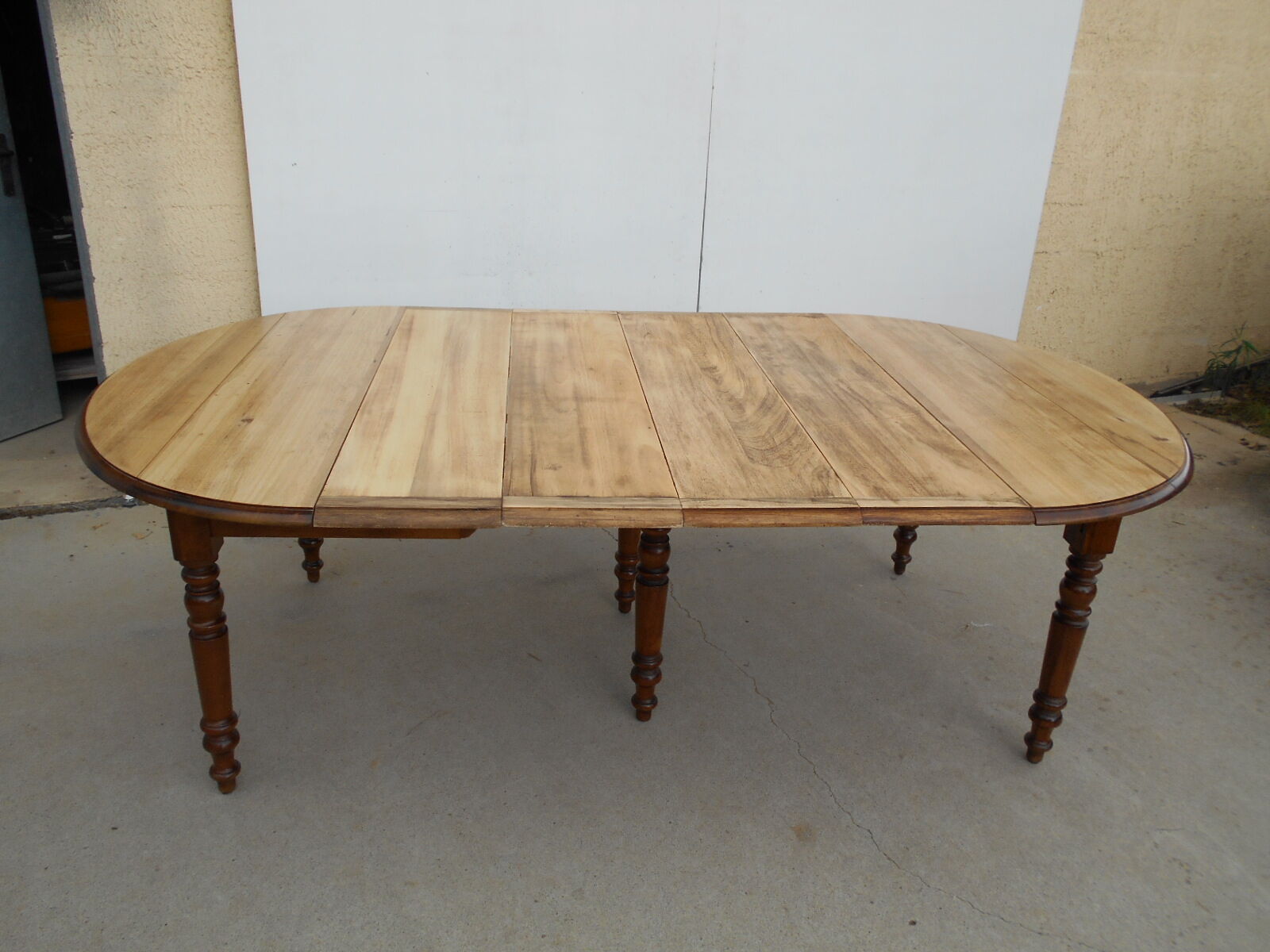 Table 6 legs, solid wood with 4 extensions