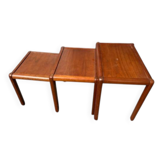 Nest of tables in wood