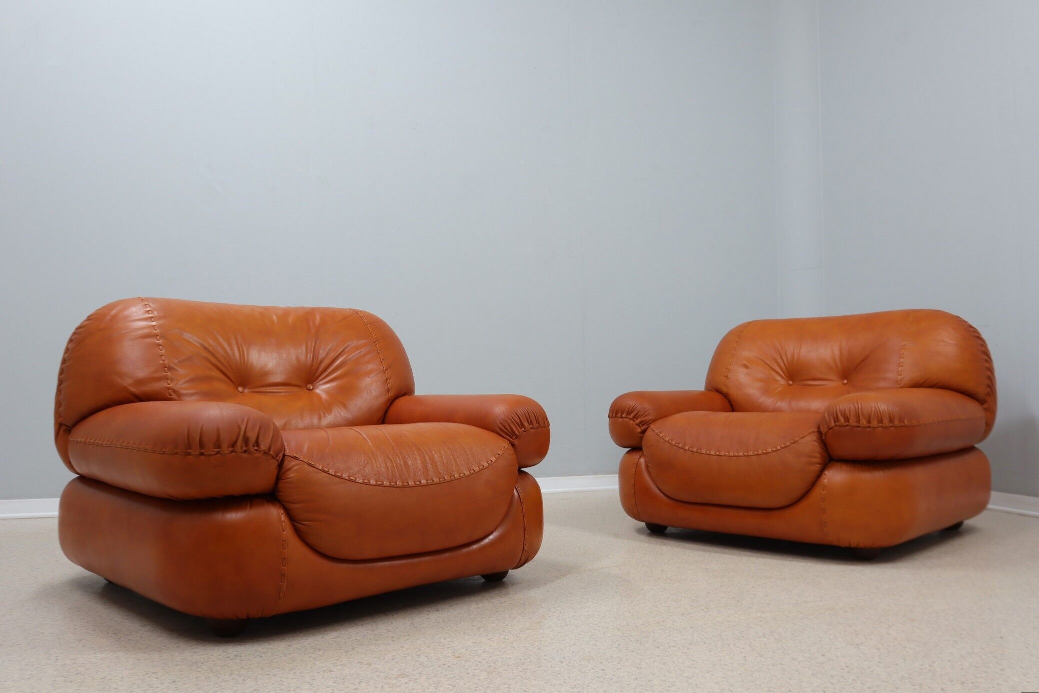 Fauteuils en cuir de cognac Sapporo 1970s