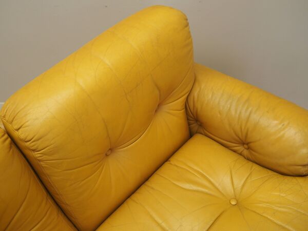 Canapé en cuir jaune, design italien, années 60, fabricant : B&B Italia, desig