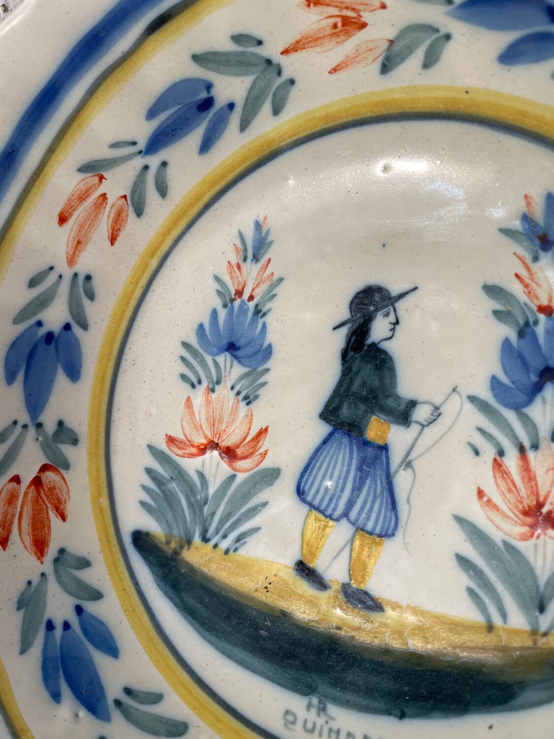Quimper ceramic hanging collector's salad bowl