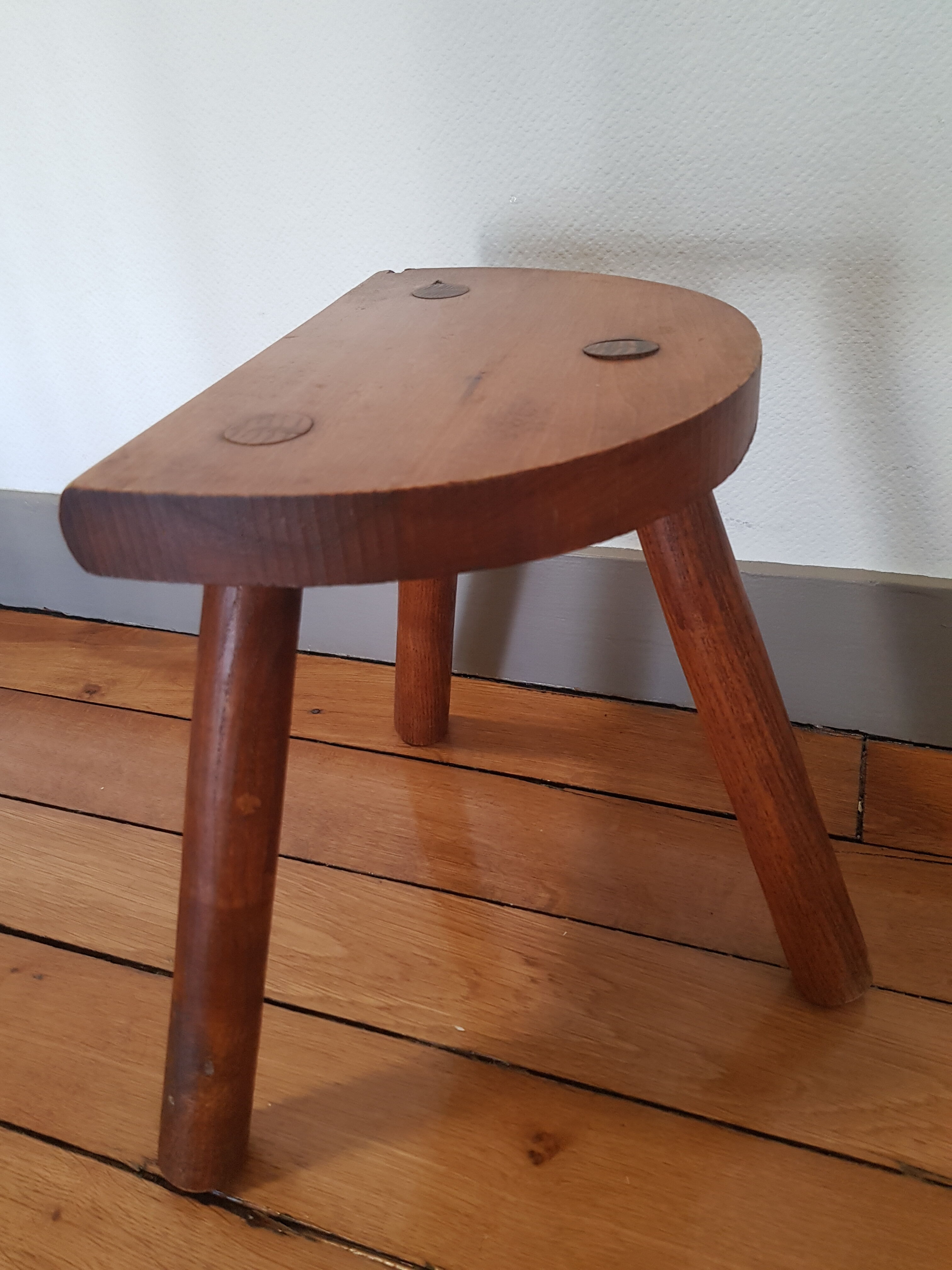 Tripod tabouret