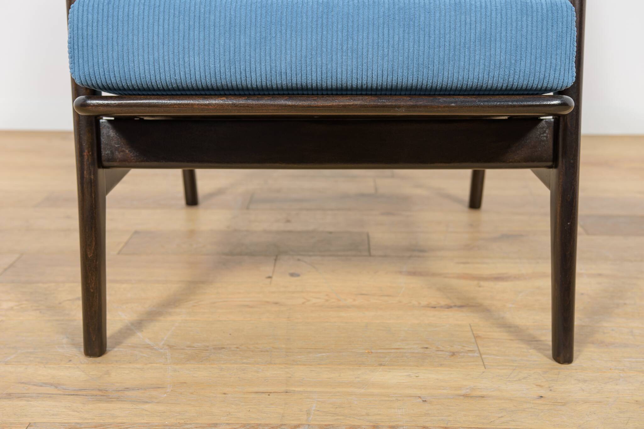 Model 300-139 Mid Century Modern Armchair from Swarzędz Furniture Factory.