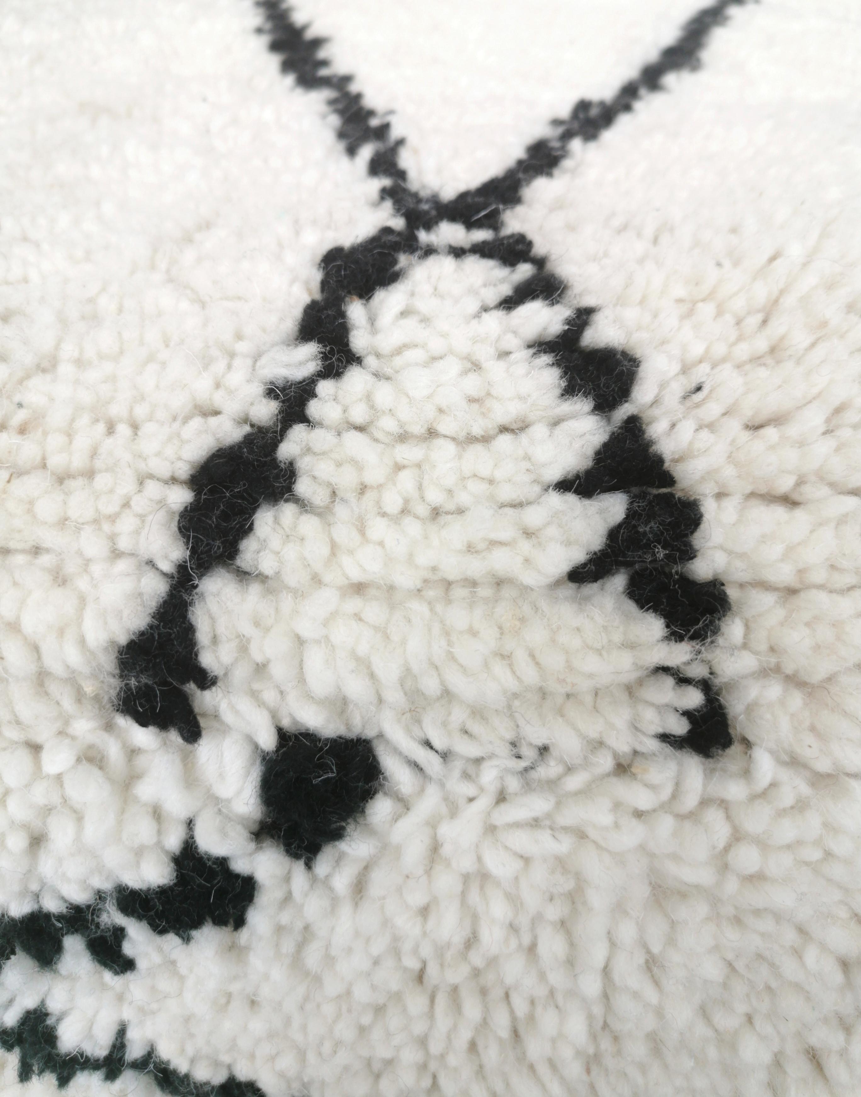 Berber pouf cover béni ouarain 100% white wool with diamonds