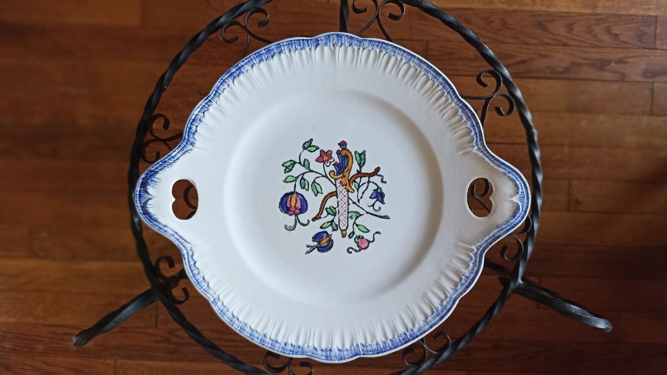 Cake dish by Longwy Vieux Rouen in the early 19th century