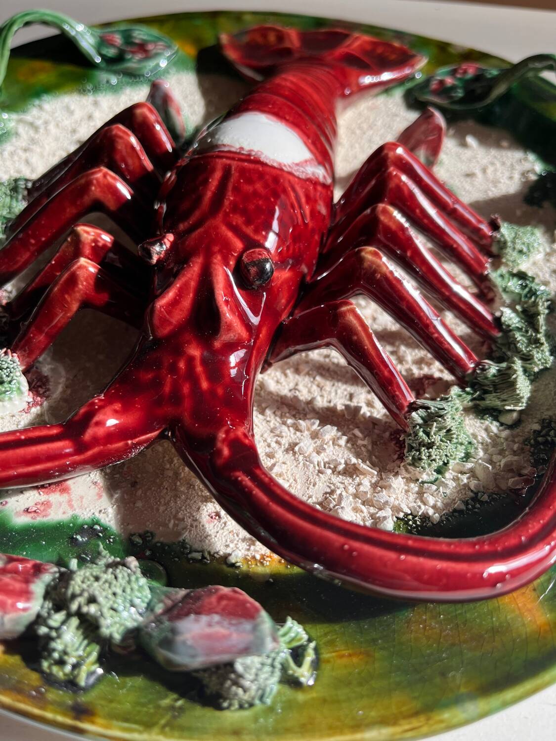 Decorative earthenware dish by J. Caldas da Rainha