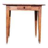 Spindle legs desk