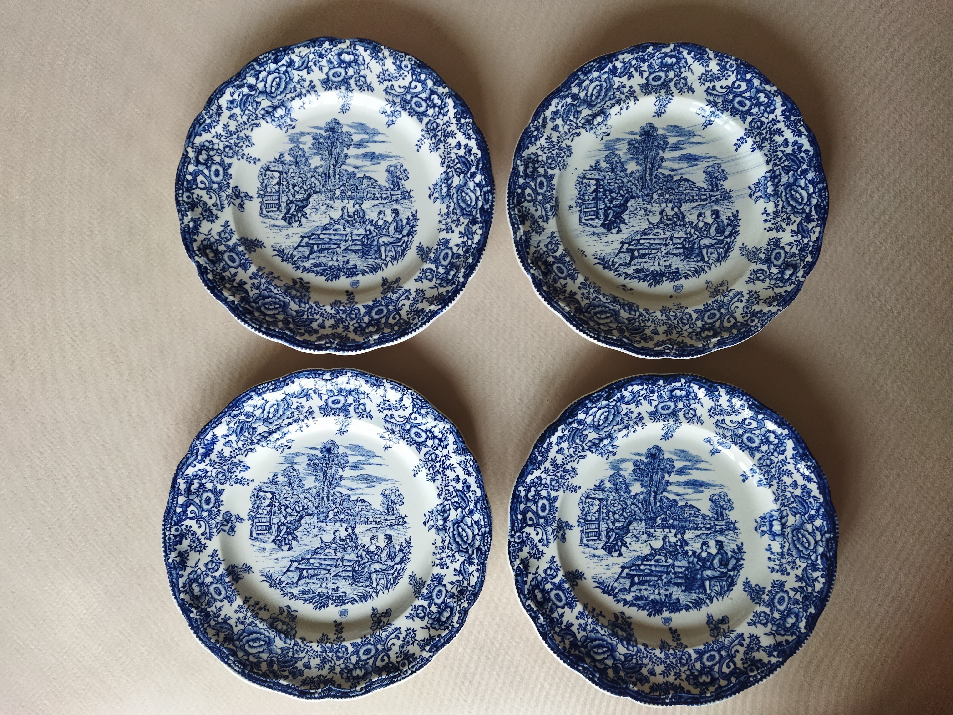 4 blue & white English style dinner plates
