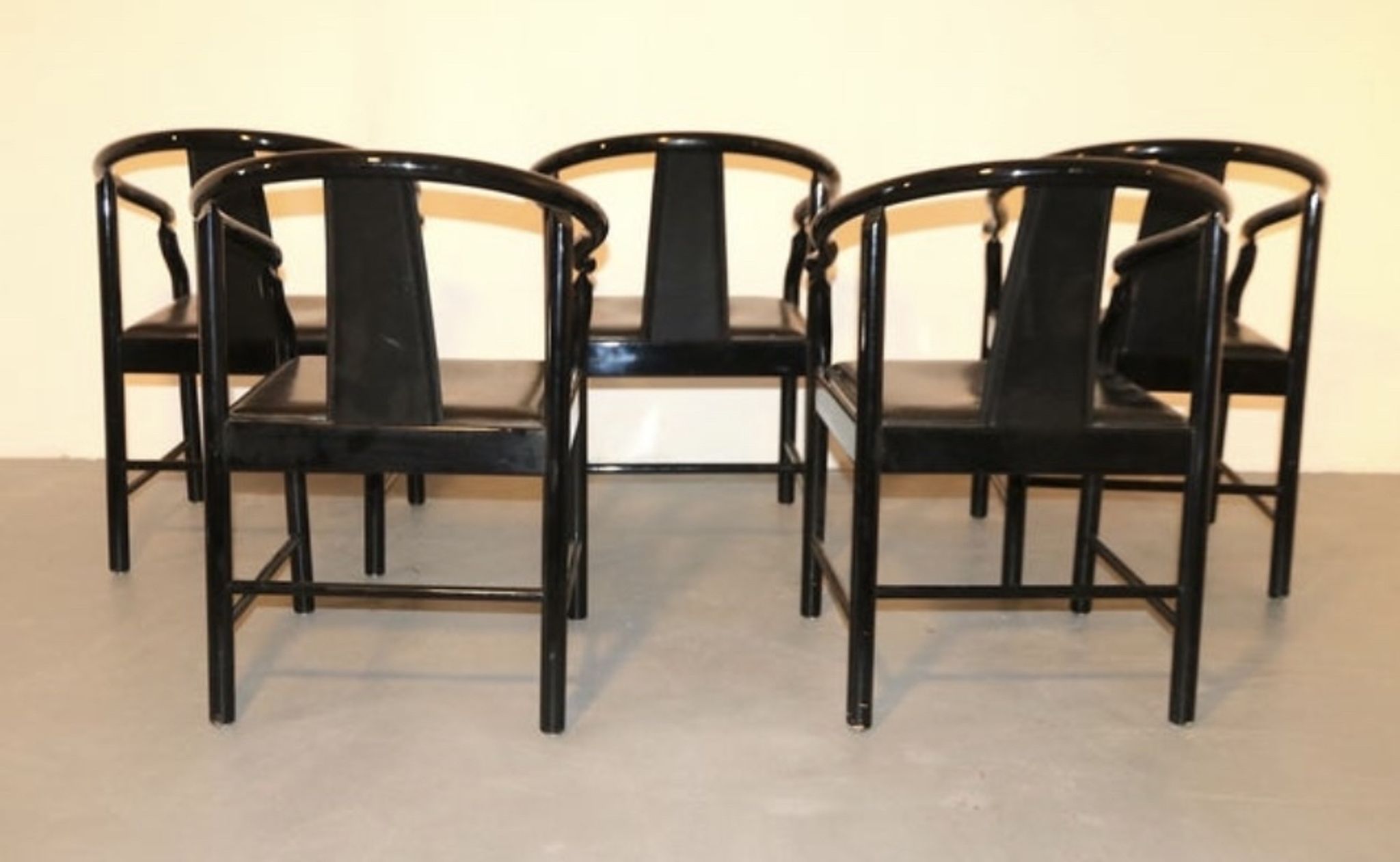 Set of 5 black lacquered leather dining chairs similar to China Chair Wegner