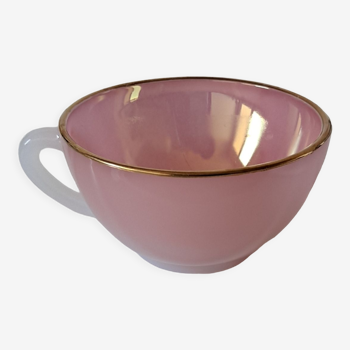 Iridescent pink Arcopal cup