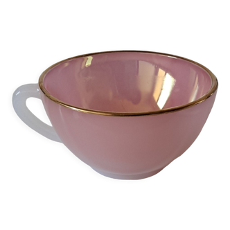 Iridescent pink Arcopal cup