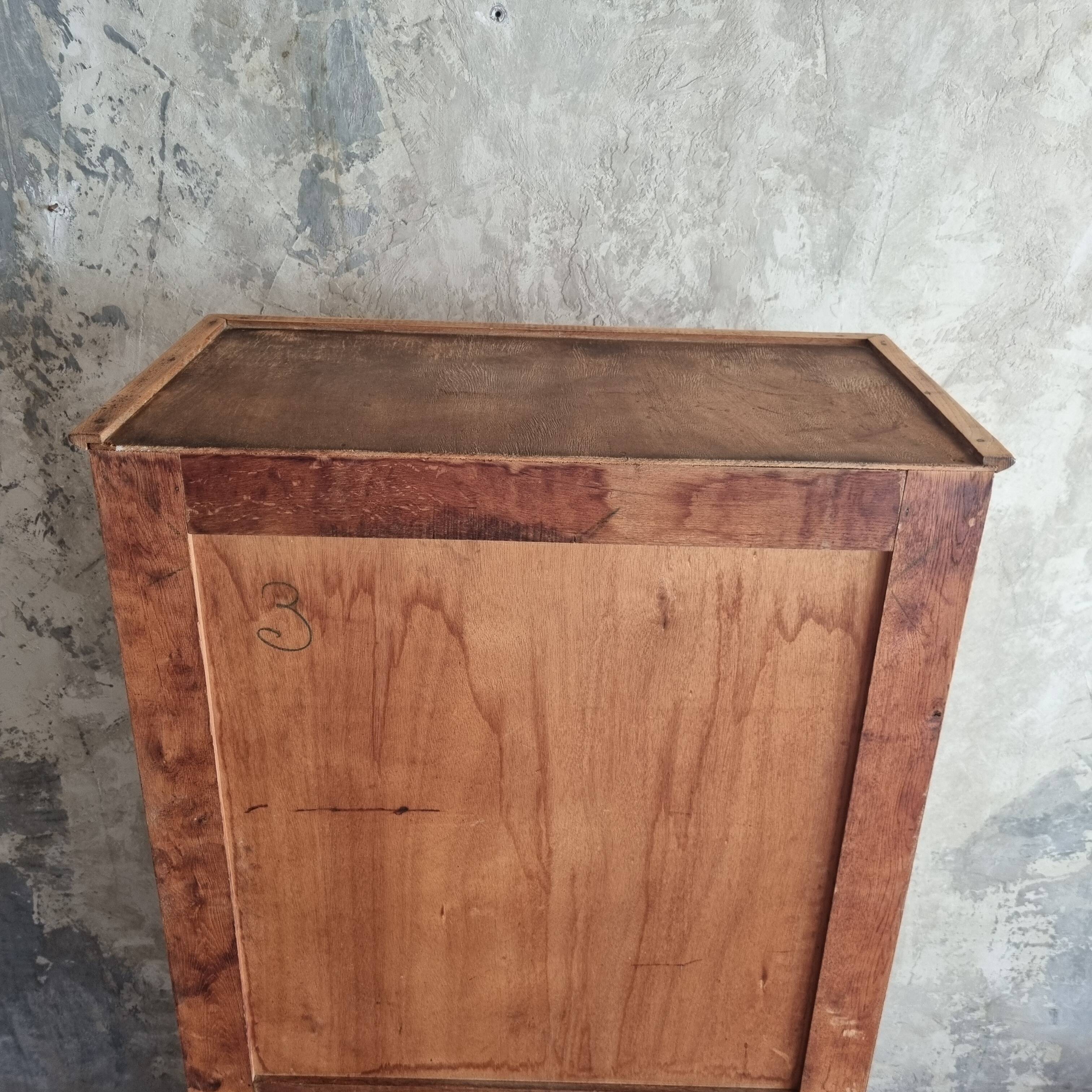 Glass cabinet