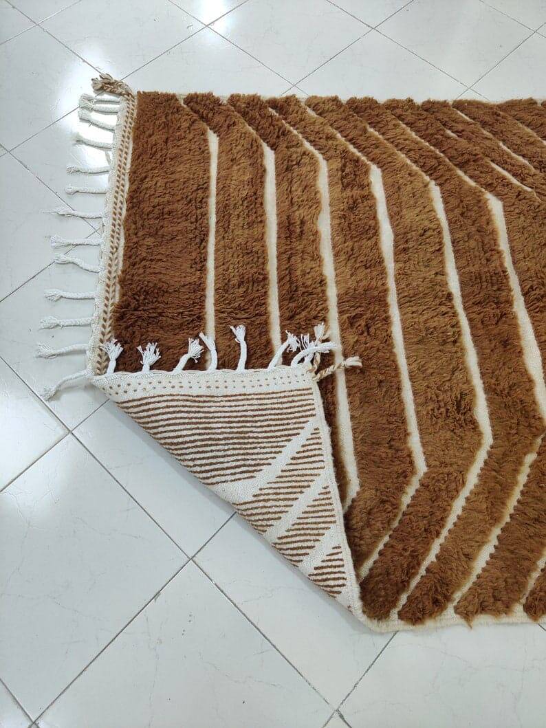 Handmade Moroccan Berber rug from the Atlas, size 200x300 cm.