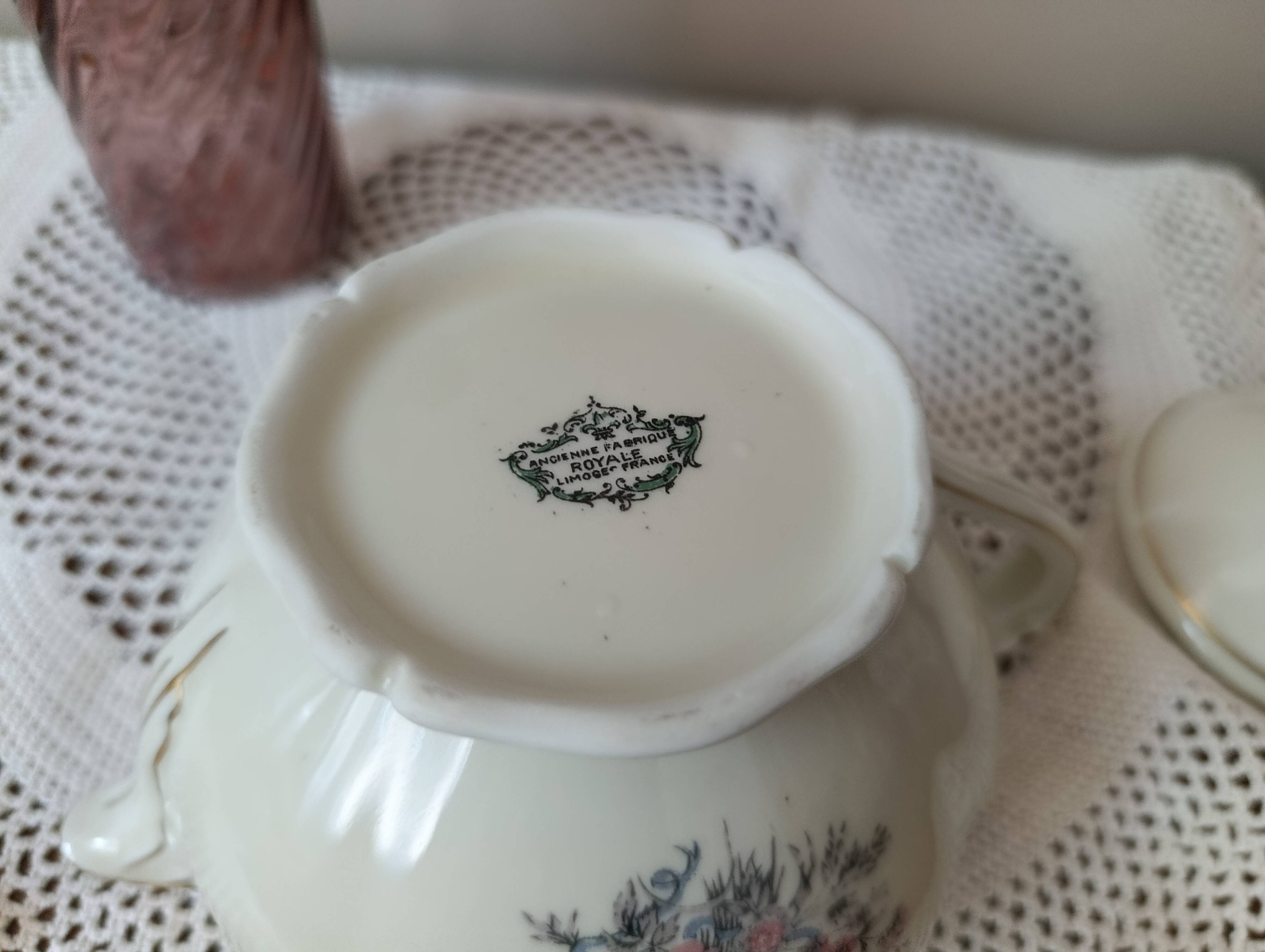 Porcelain teapot with floral and gold decoration, Old Royal Manufacture
