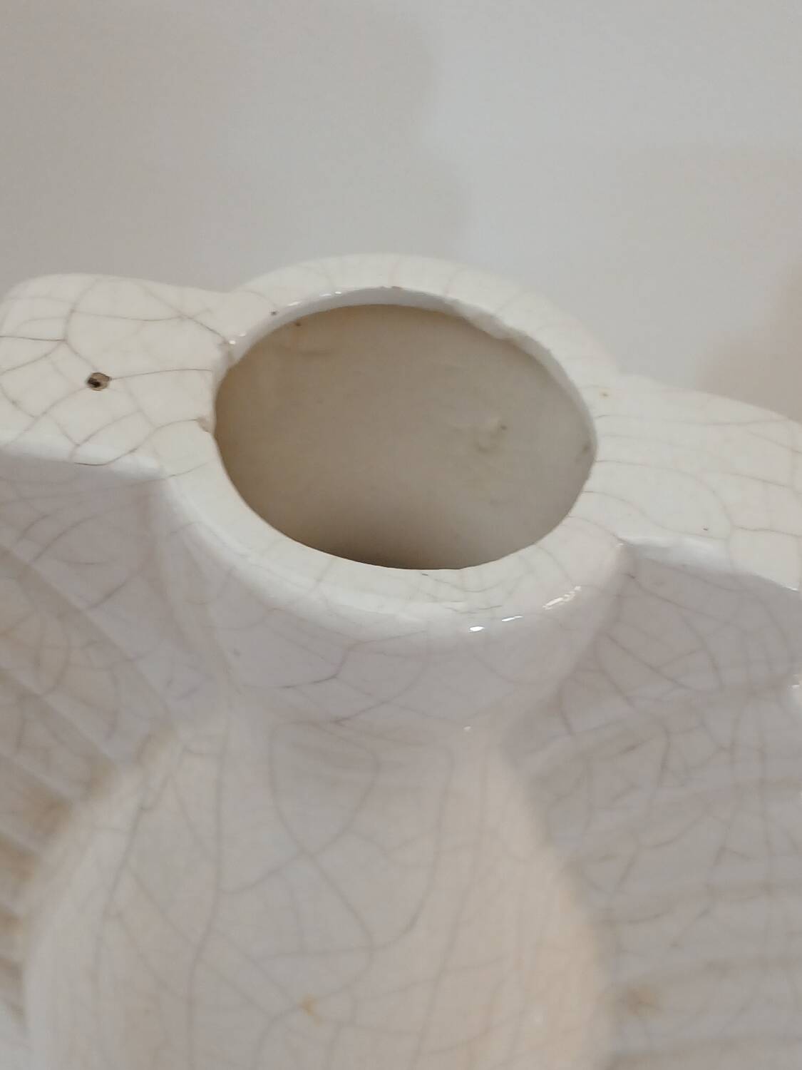 Duo de vases en céramique blanche craquelée Néo Art Déco France