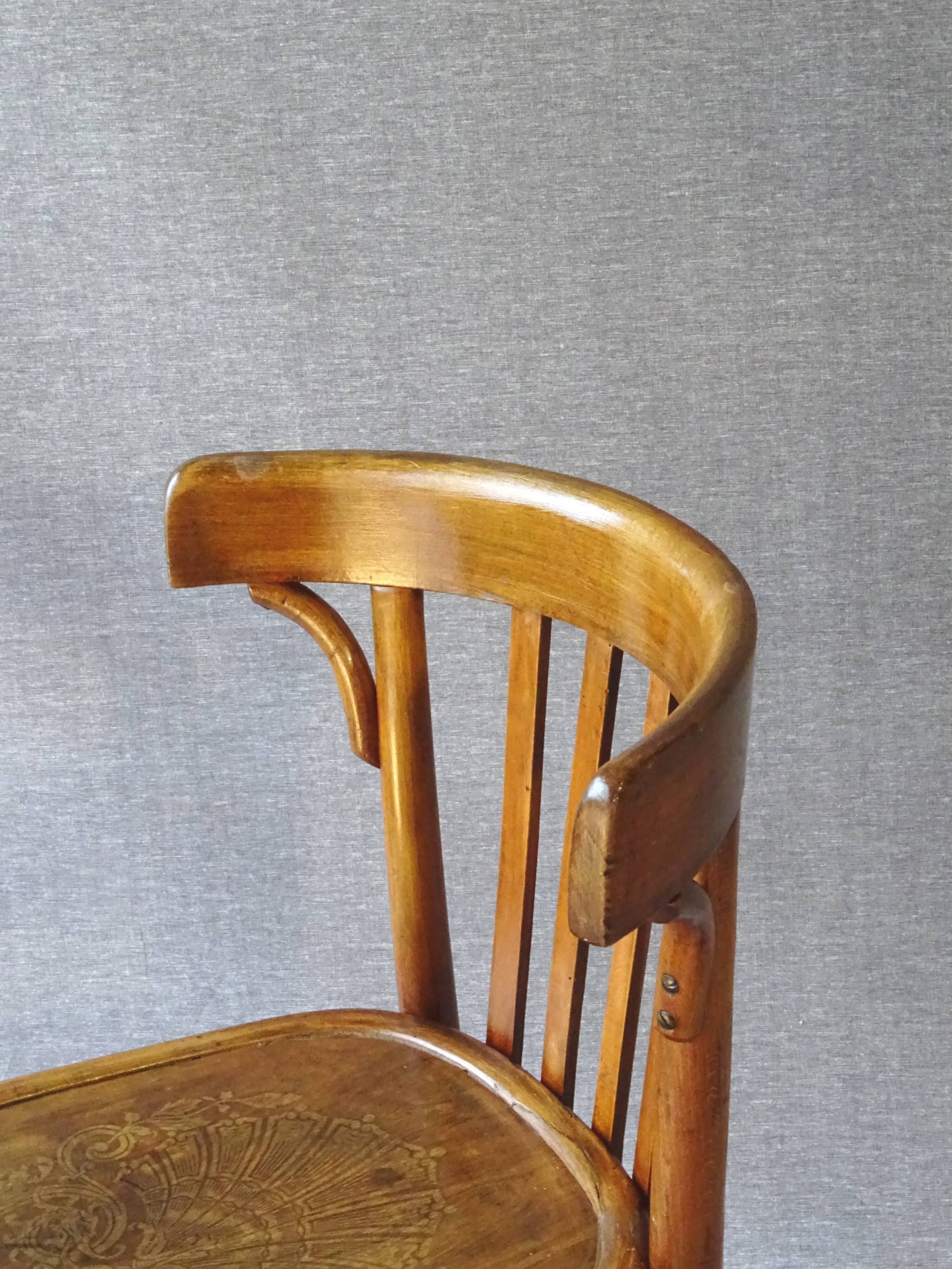 Chaise bistrot baumann 1930 assise bois gravée