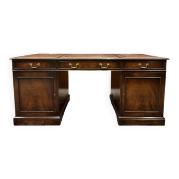 Classic English Chesterfield Desk