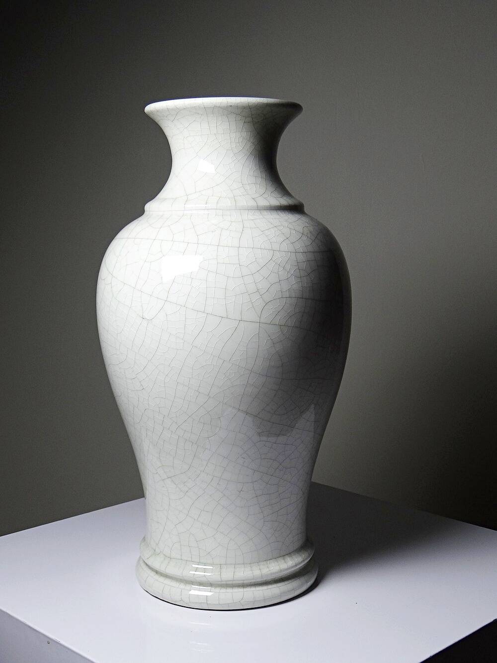 Large baluster vase in cracked white faience, Chinese style, 20th century.