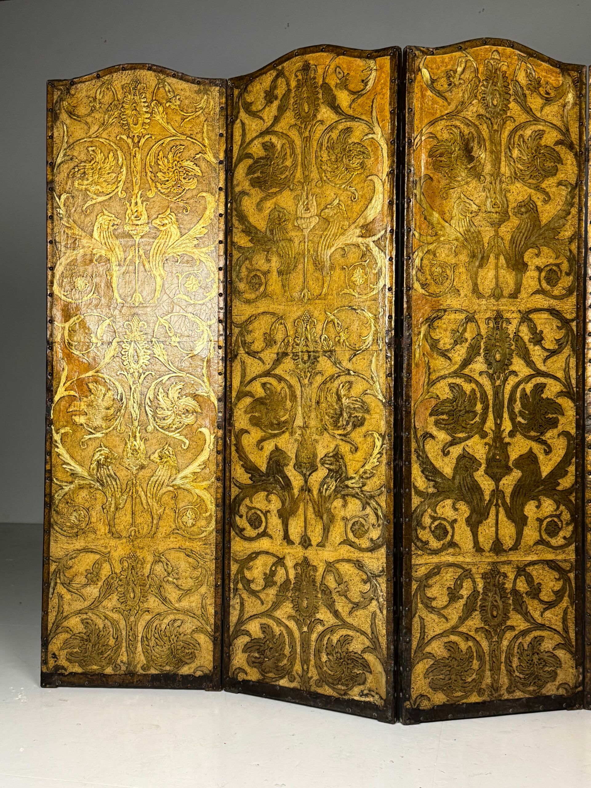 Paravent jaune et doré du 19ème siècle