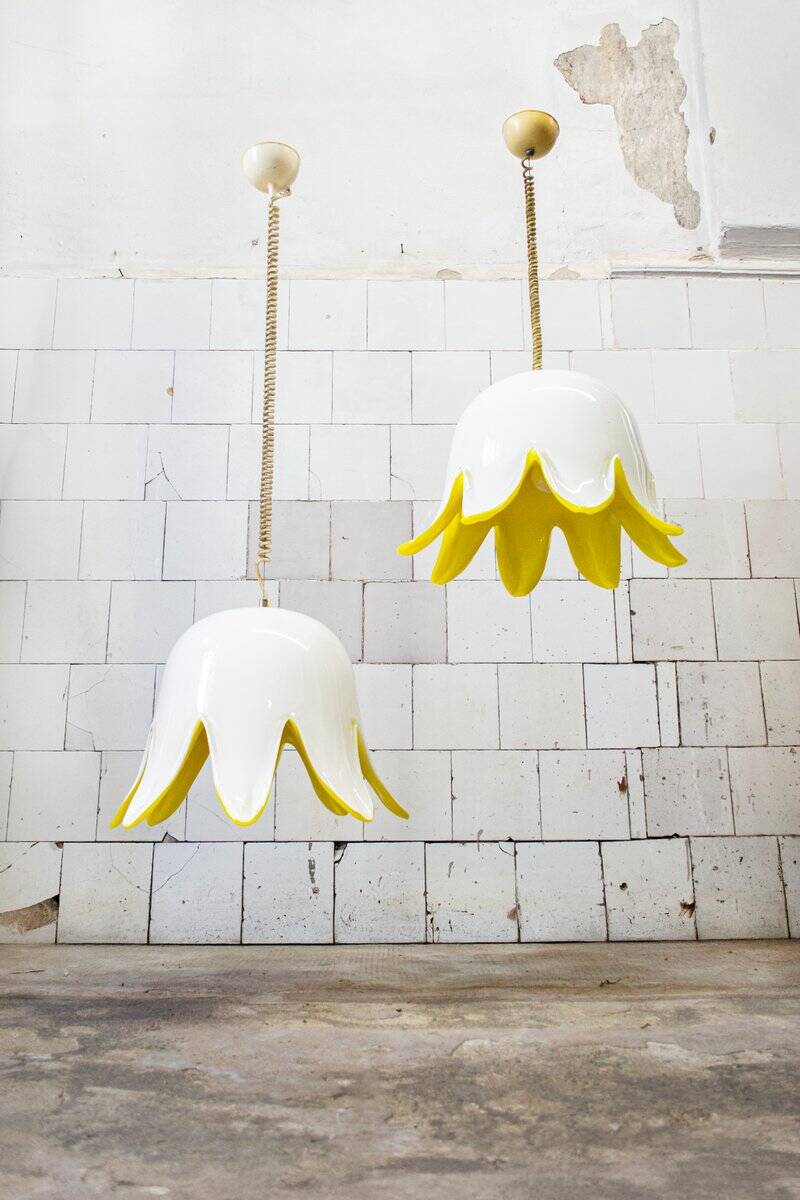 Floral pendant lamp in yellow Murano glass by Leucos, 1970s.