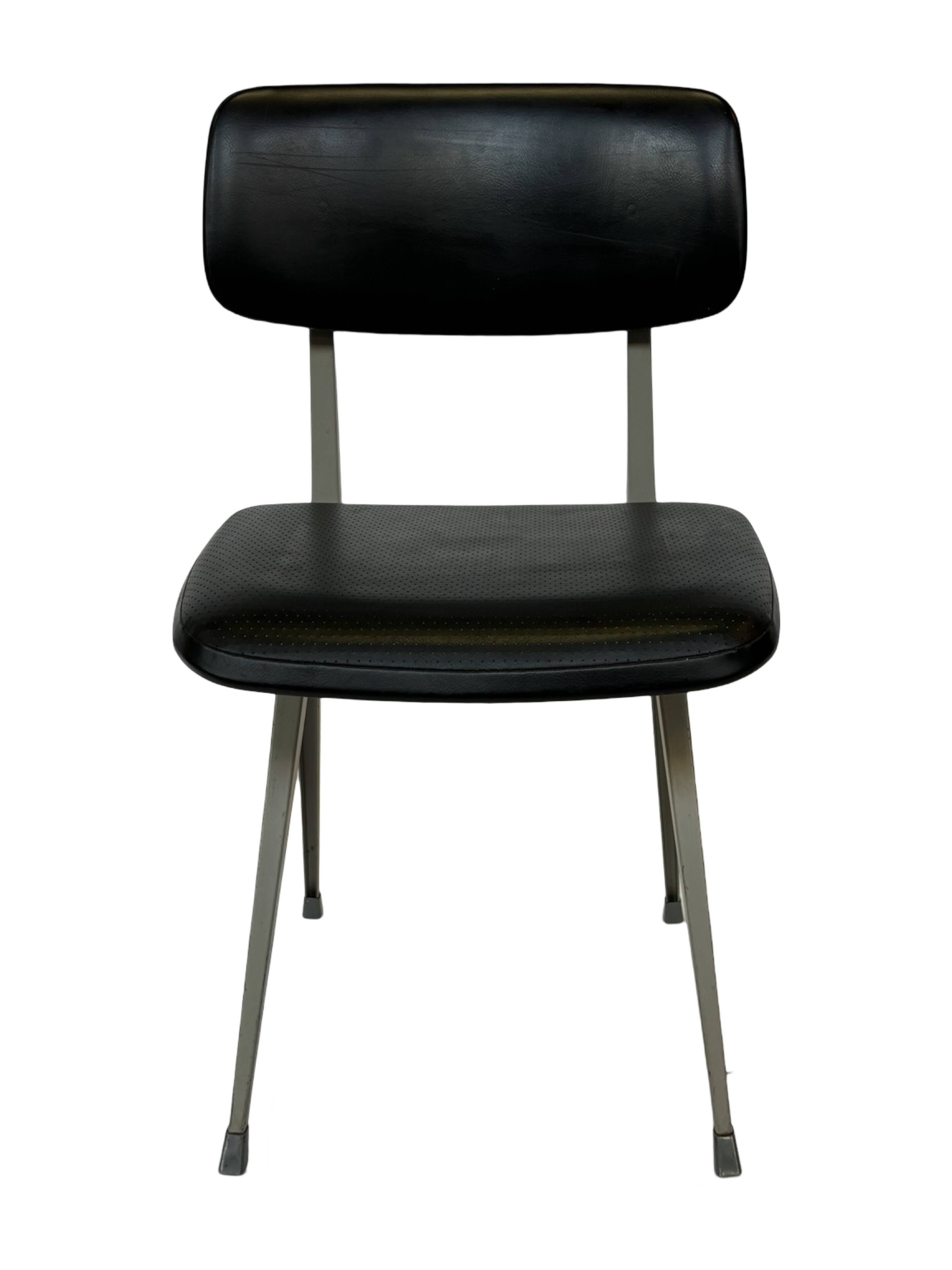Friso Kramer Result Ahrend chair by Ahrend de Cirkel Dutch Design