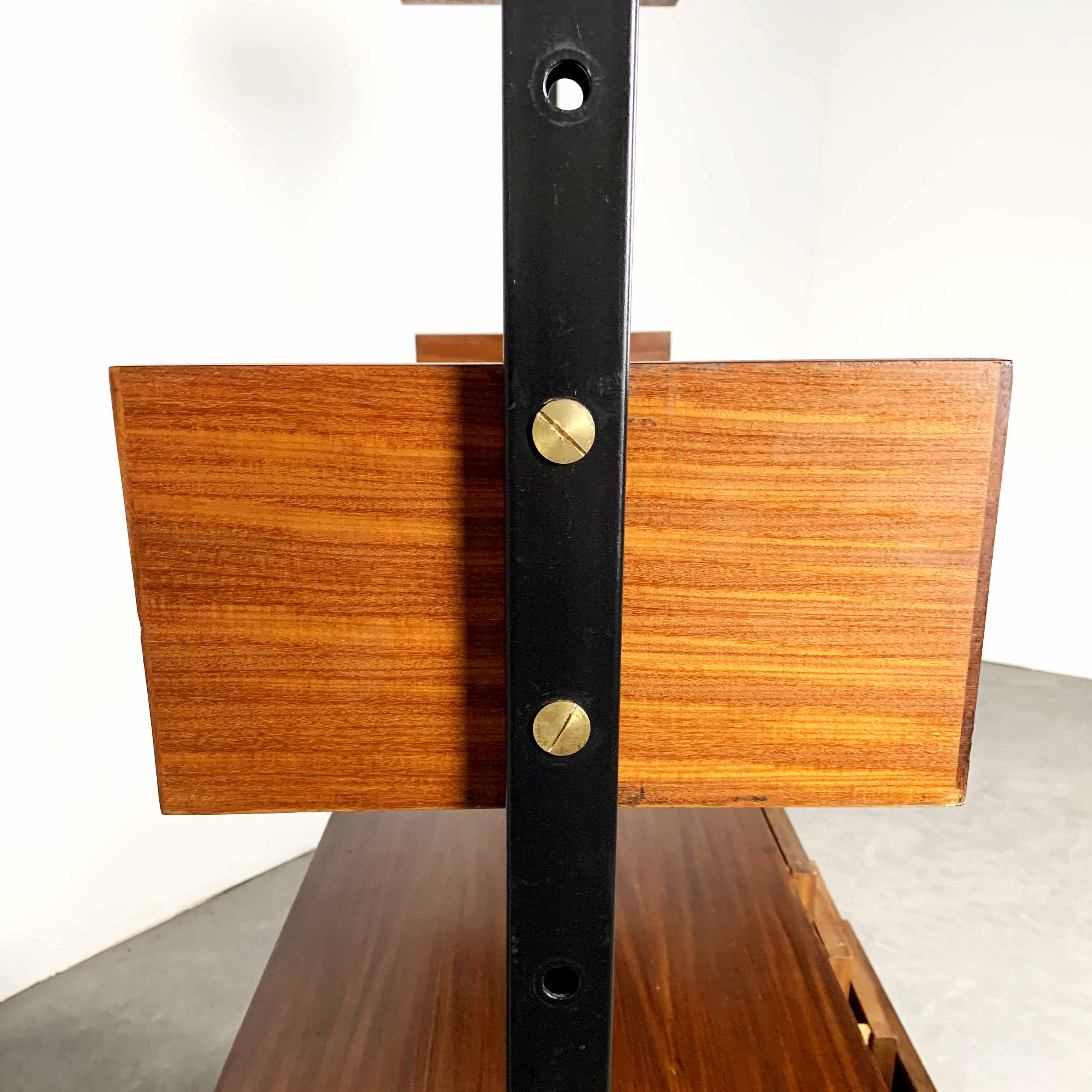 Italian modulable shelf, 1970