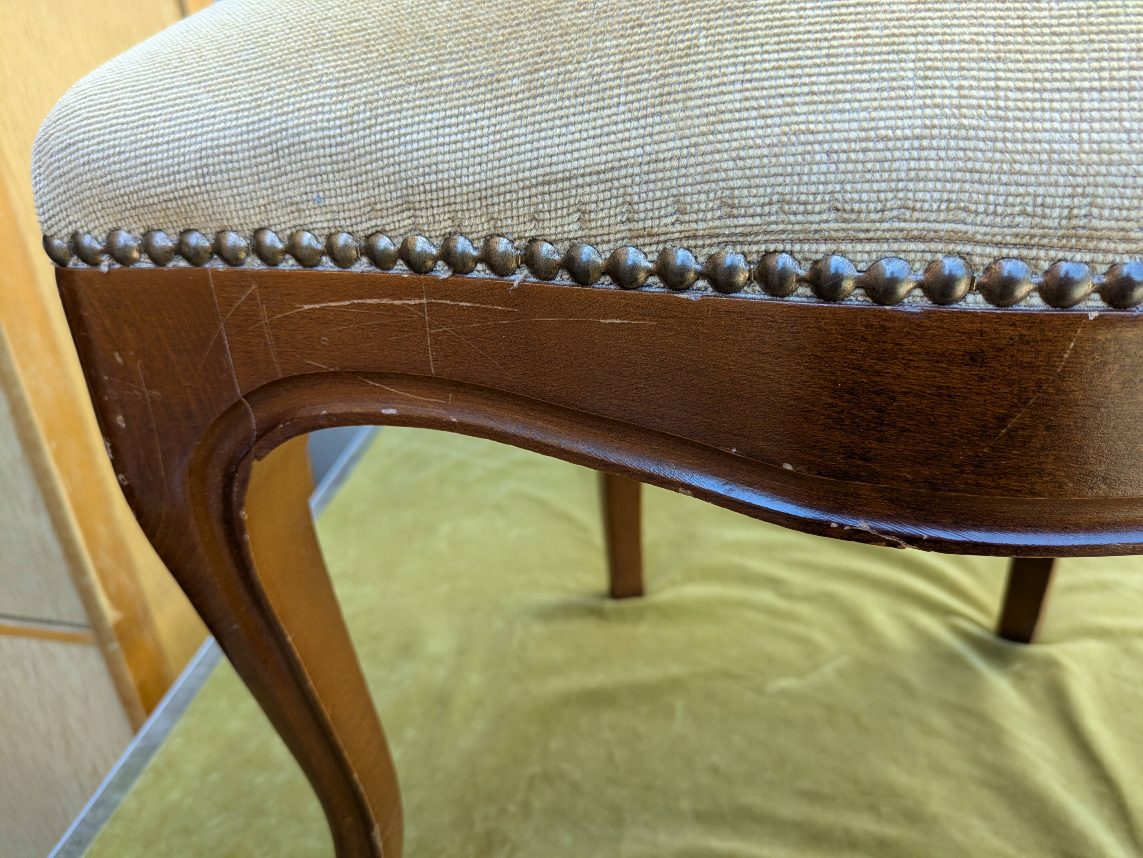 Set of 2 wooden and velvet chairs