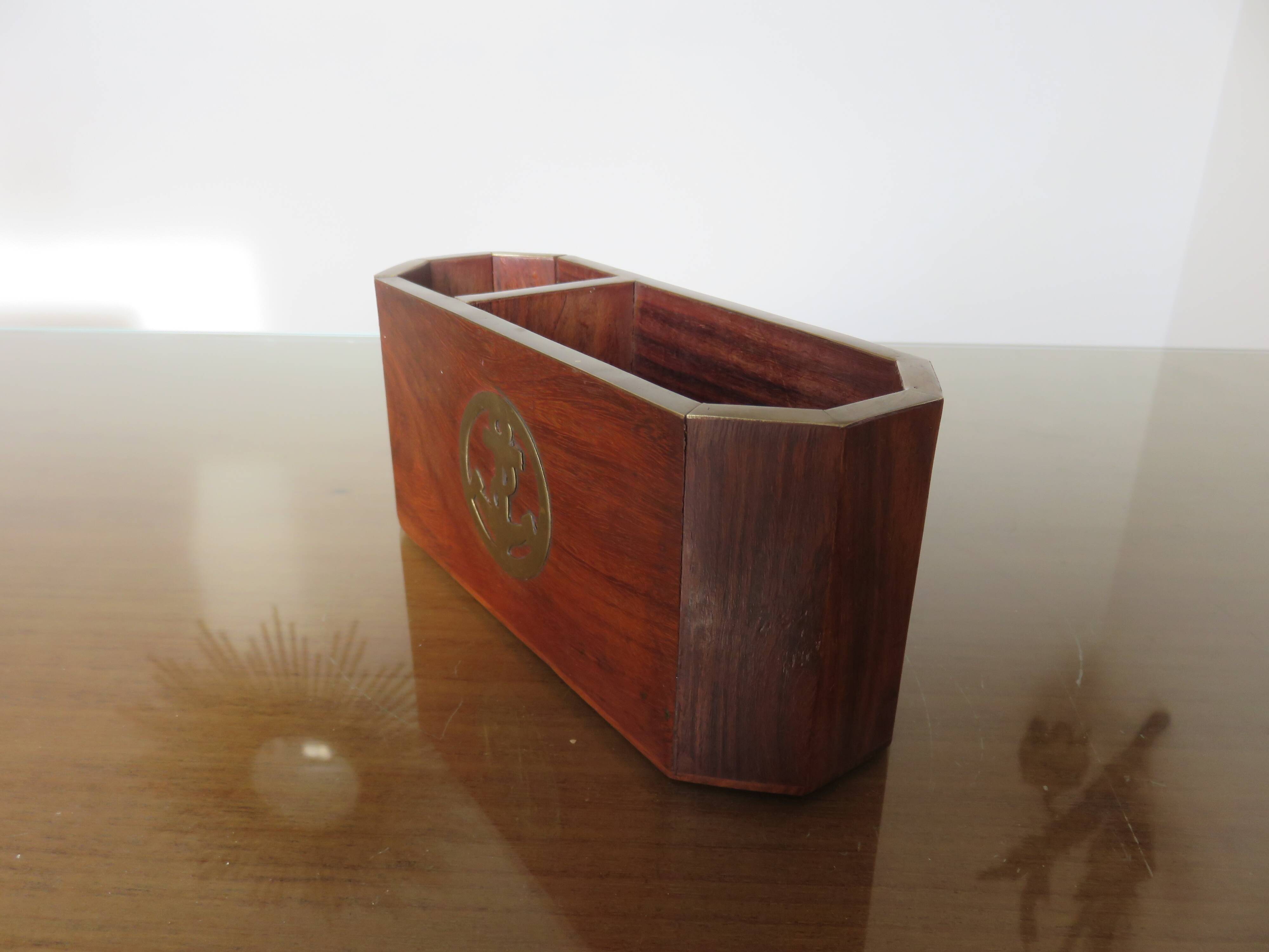 Porte crayon en palissandre et laiton 1970