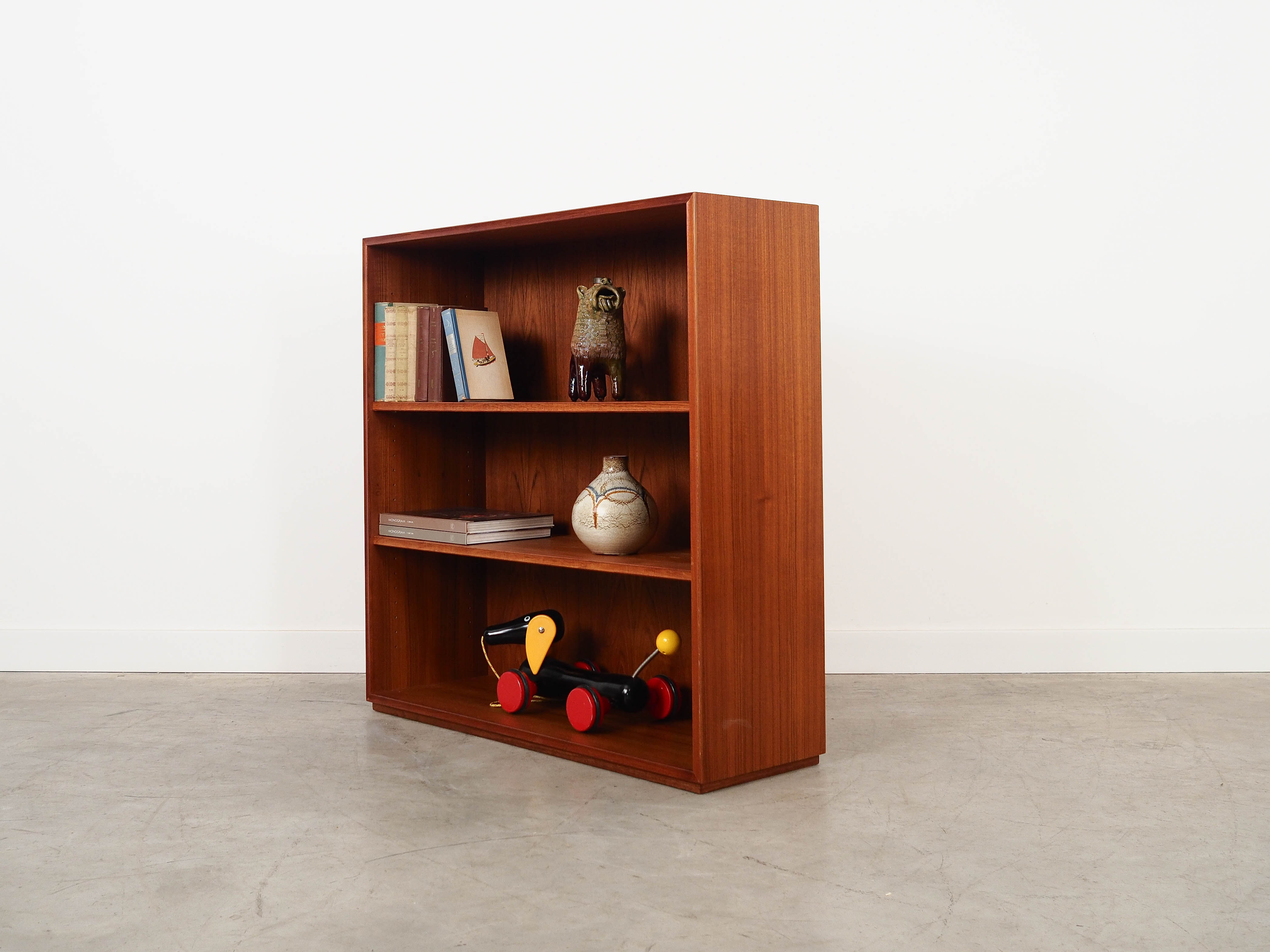 Teak bookcase, German design, 1970s, manufactured by RT Möbel