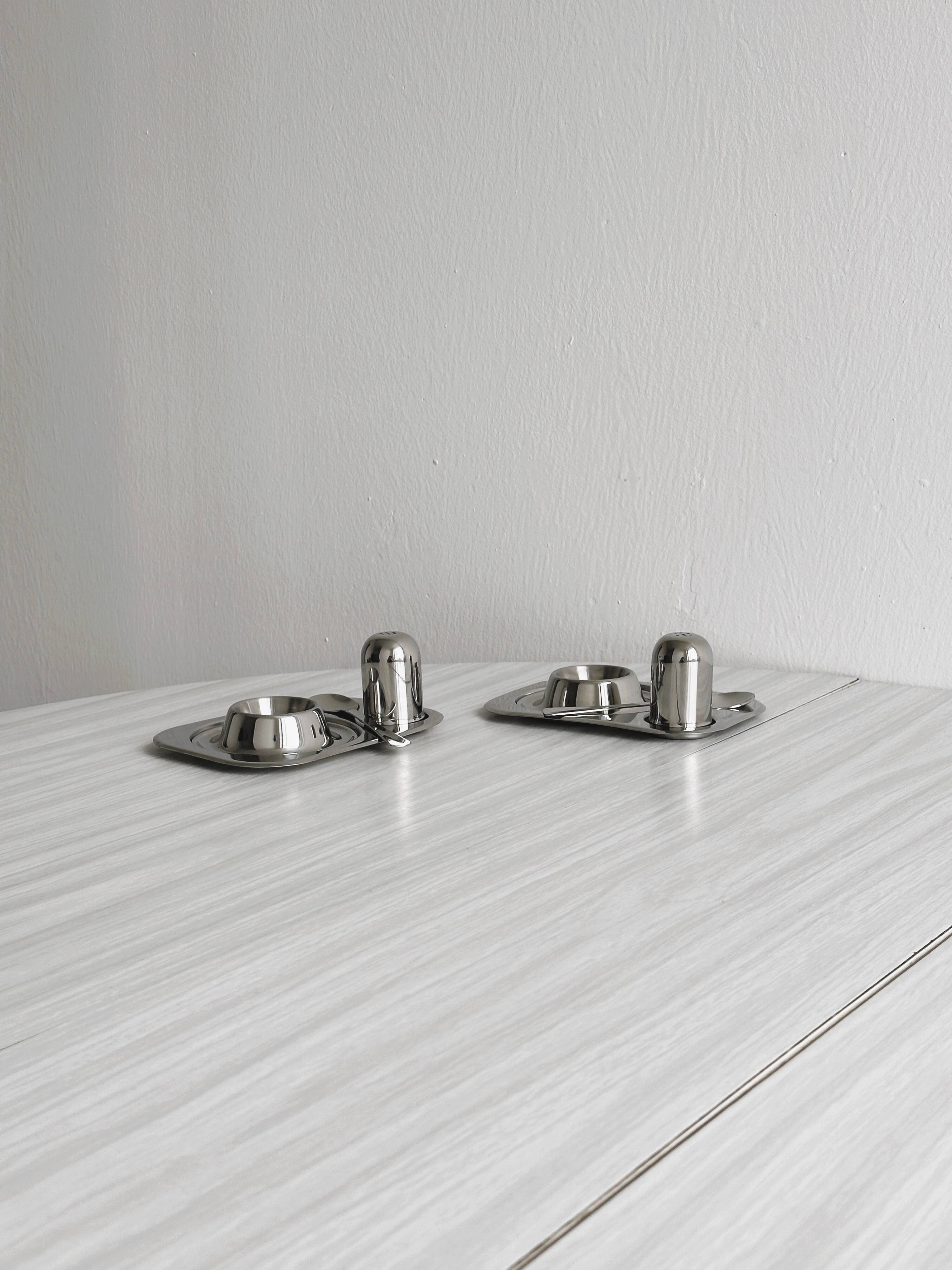 2 stainless steel egg cups