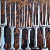Thornhill London - 4 knives + 8 forks - Victorian period 19th century