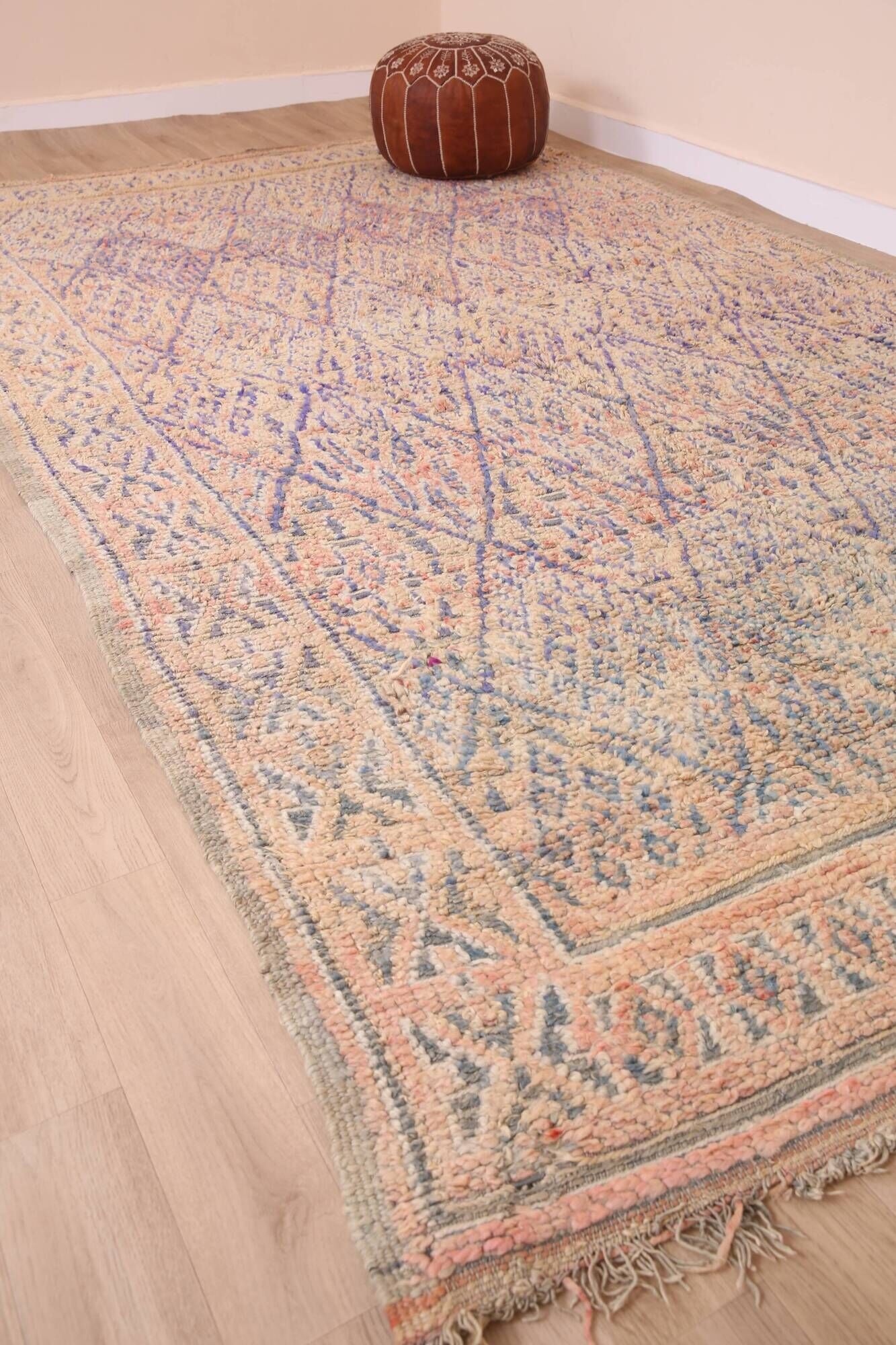 Vintage Beni Mguild Rug 208 x 340 cm, Old Moroccan Rug Handmade, Berber Rug