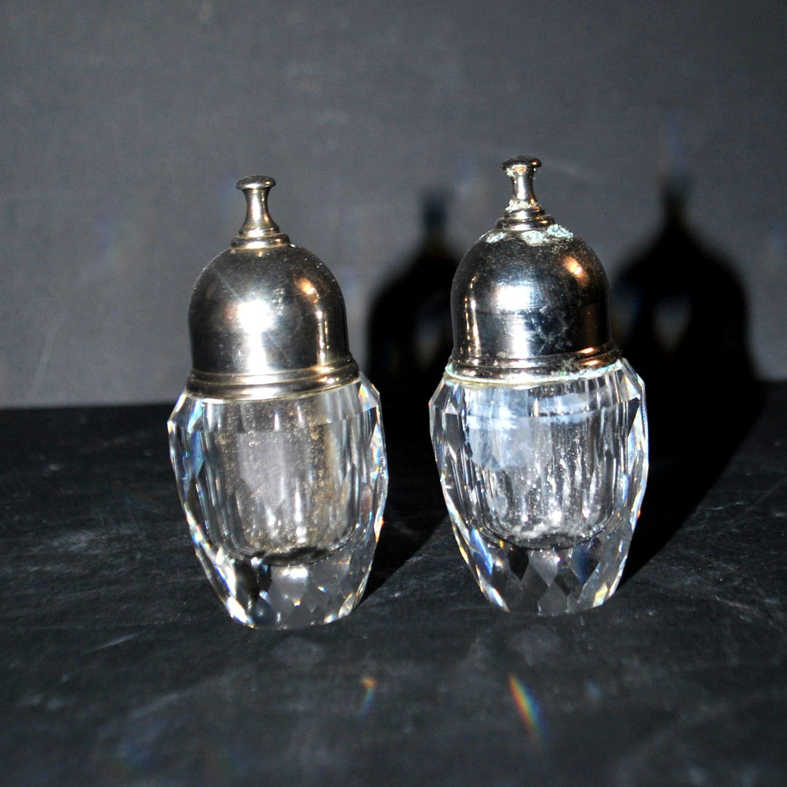 Swarovski lot salière en cristal taillé à facette sel poivre signé SC design 1980