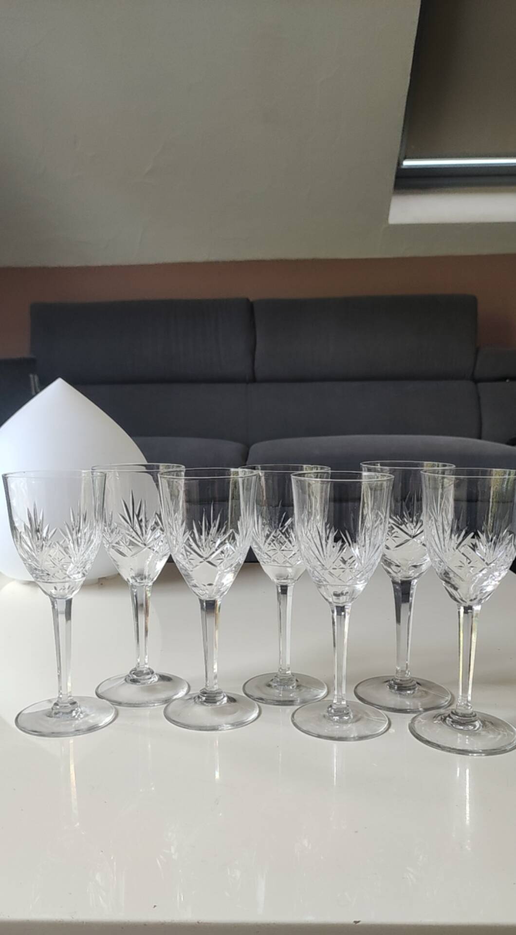 Lot of 7 x crystal glasses. Star/palmette decoration in St Louis style.