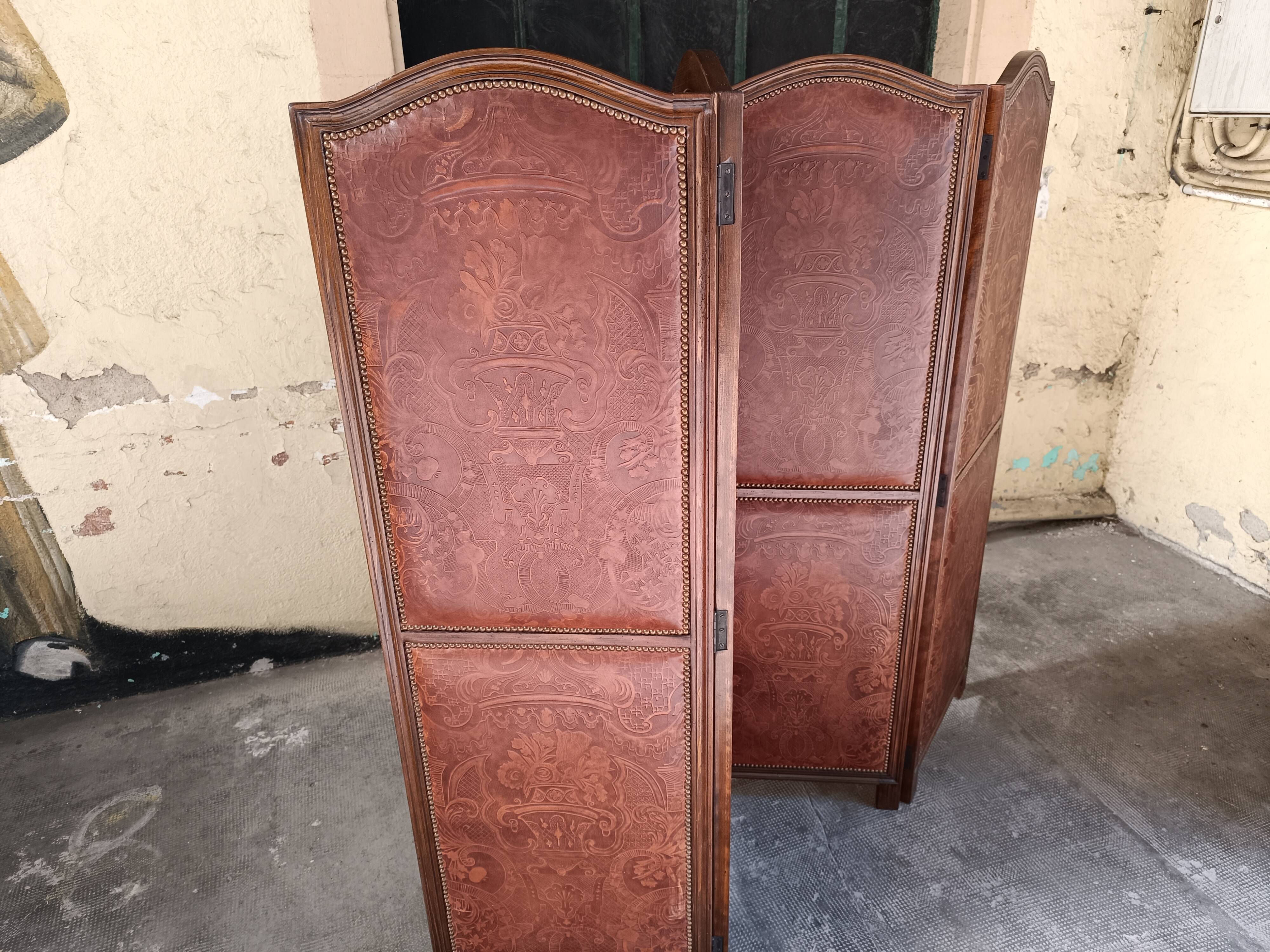 4-leaf wood and leather screen