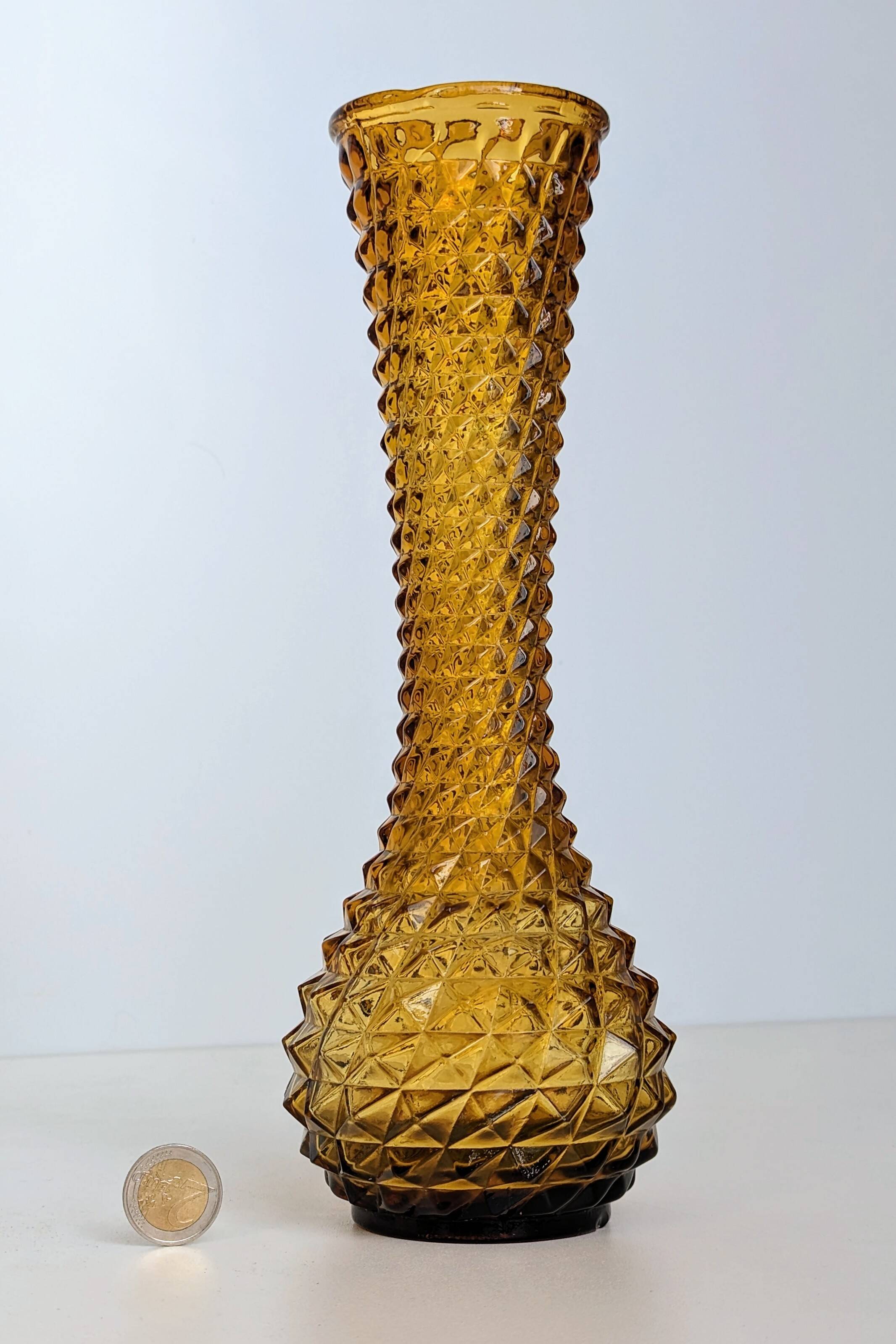 Amber yellow glass vase. d'Empoli diamond points - Year 1950 - Italy