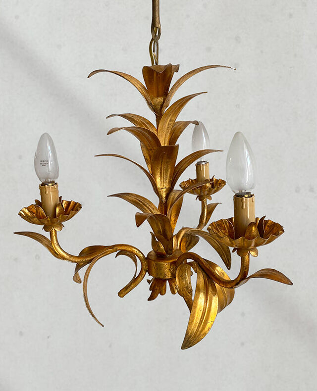 Chandelier golden metal leaves