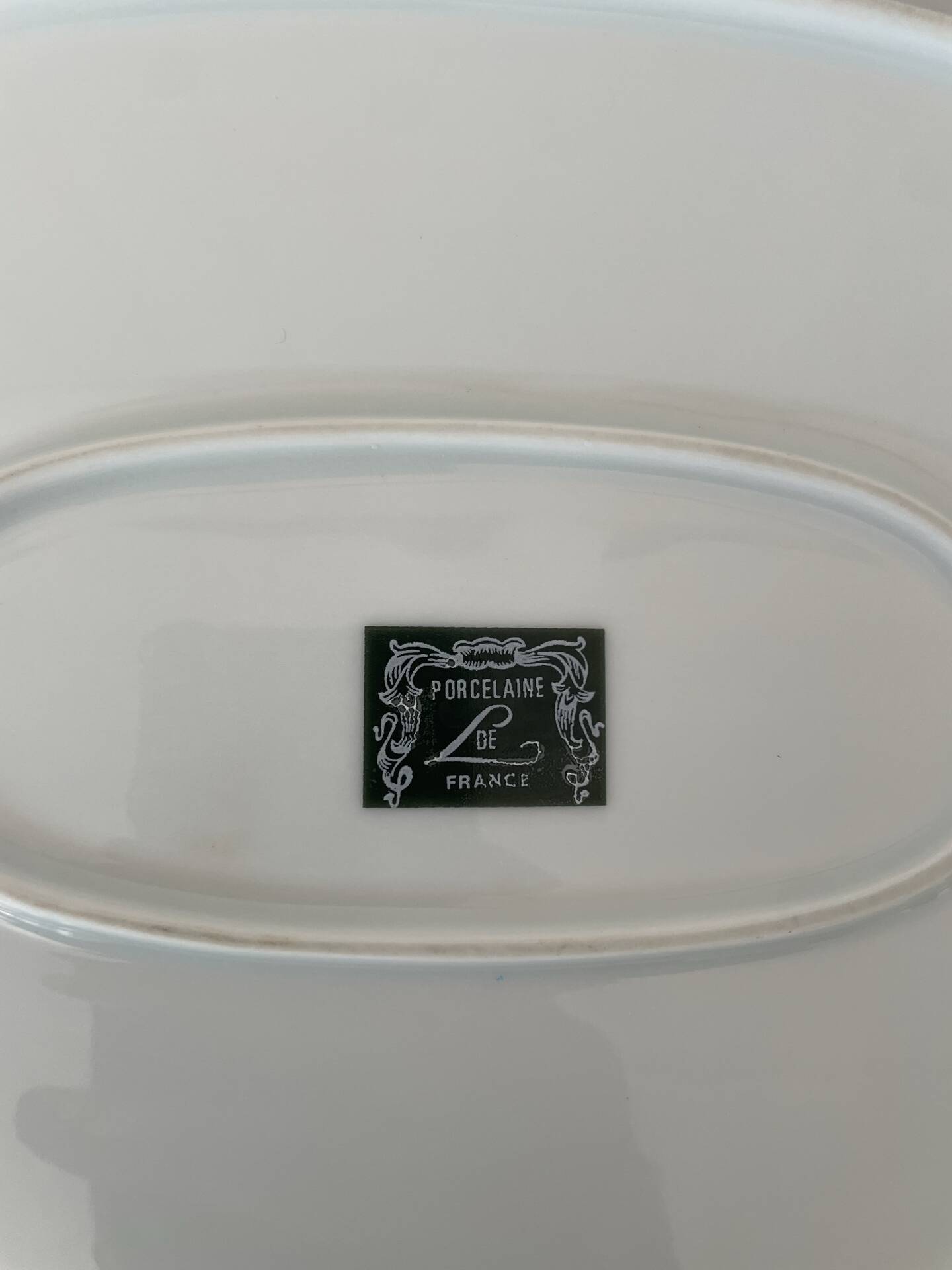 Plat de service ovale  porcelaine de Paris