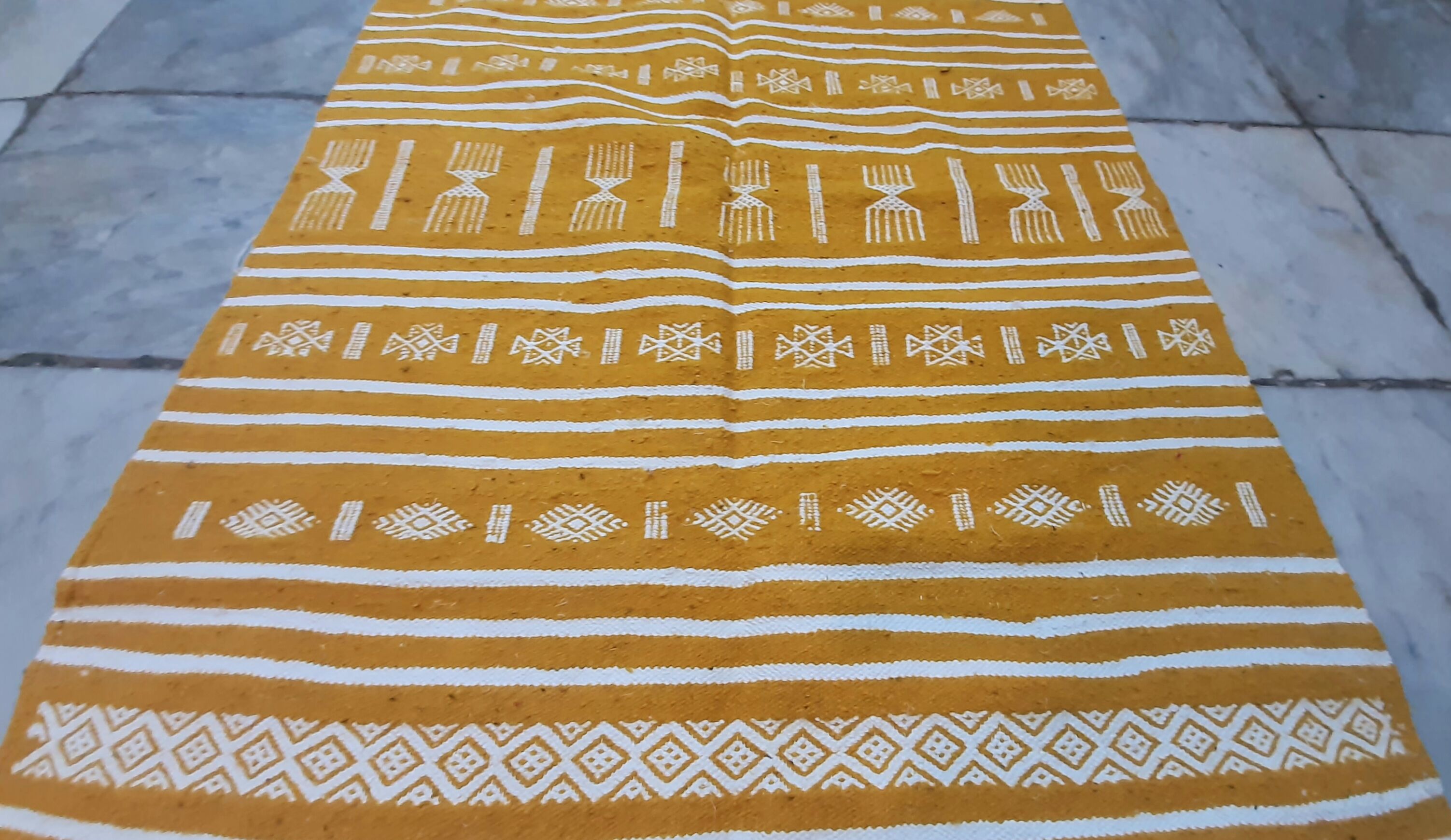 Yellow wool Moroccan Berber carpet - 150x100cm