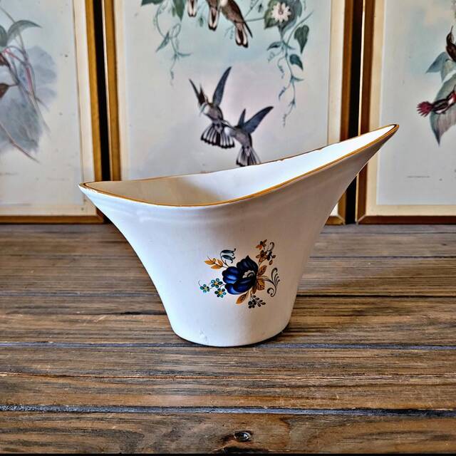 Sauceboat Moulin des Loups Volubilis, blue flowers and gilding