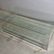 Table basse en acrylique et verre