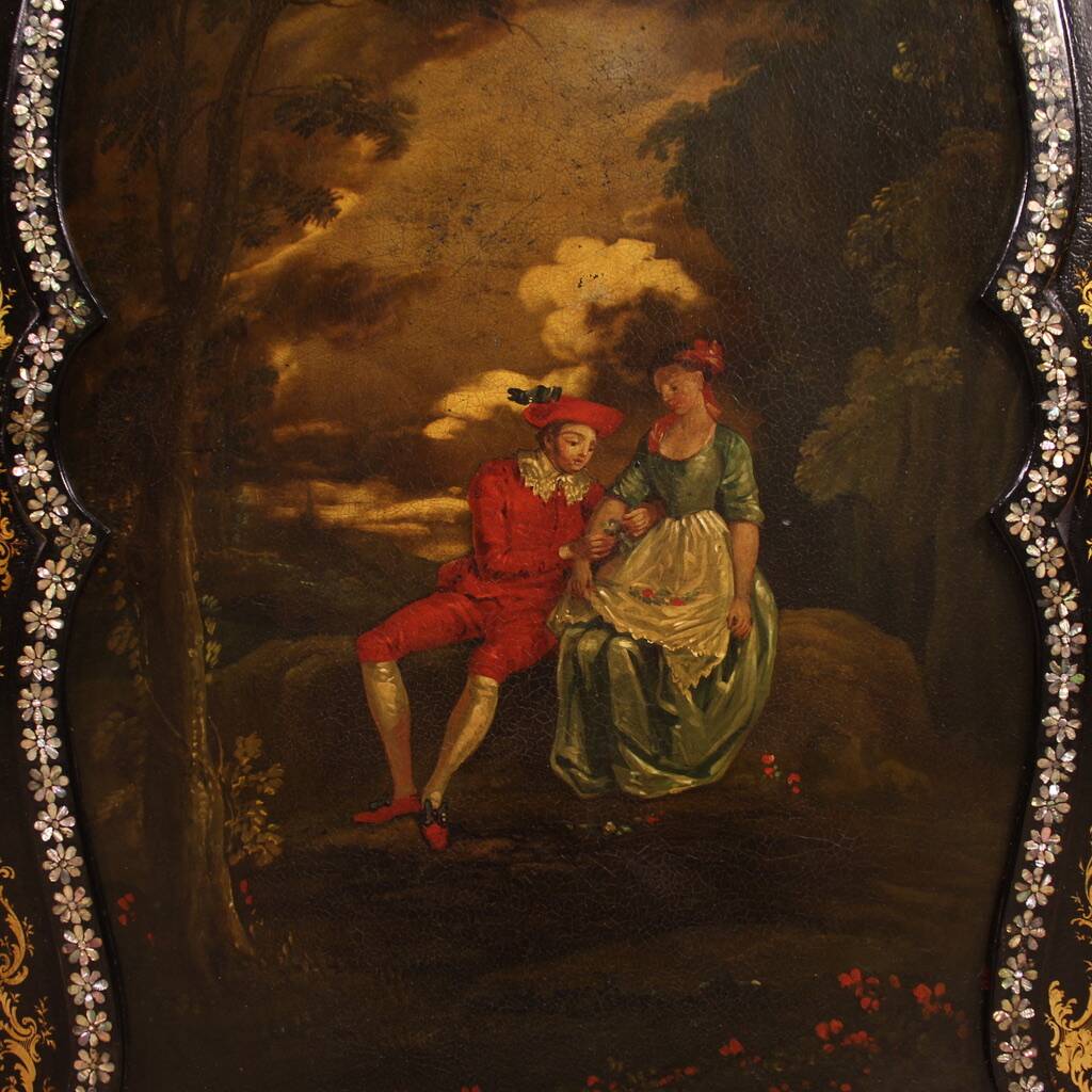 Buffet anglais laqué et peint du XIXe siècle